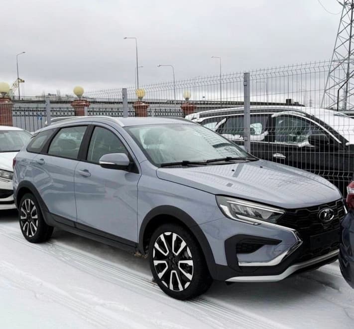 Lada Vesta in «Typhoon» color