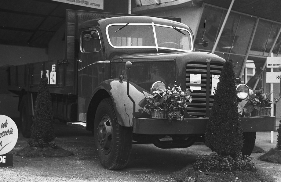 Mack NR 