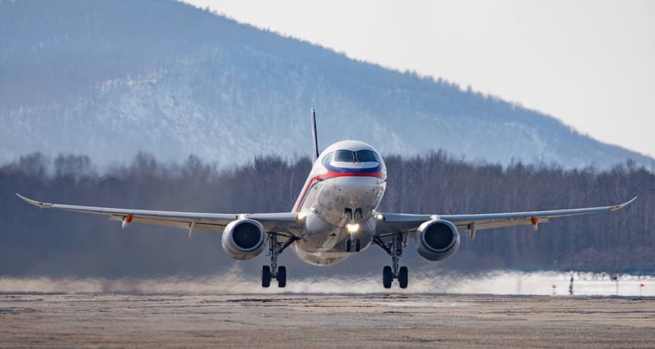 SJ-100 с двигателями ПД-8