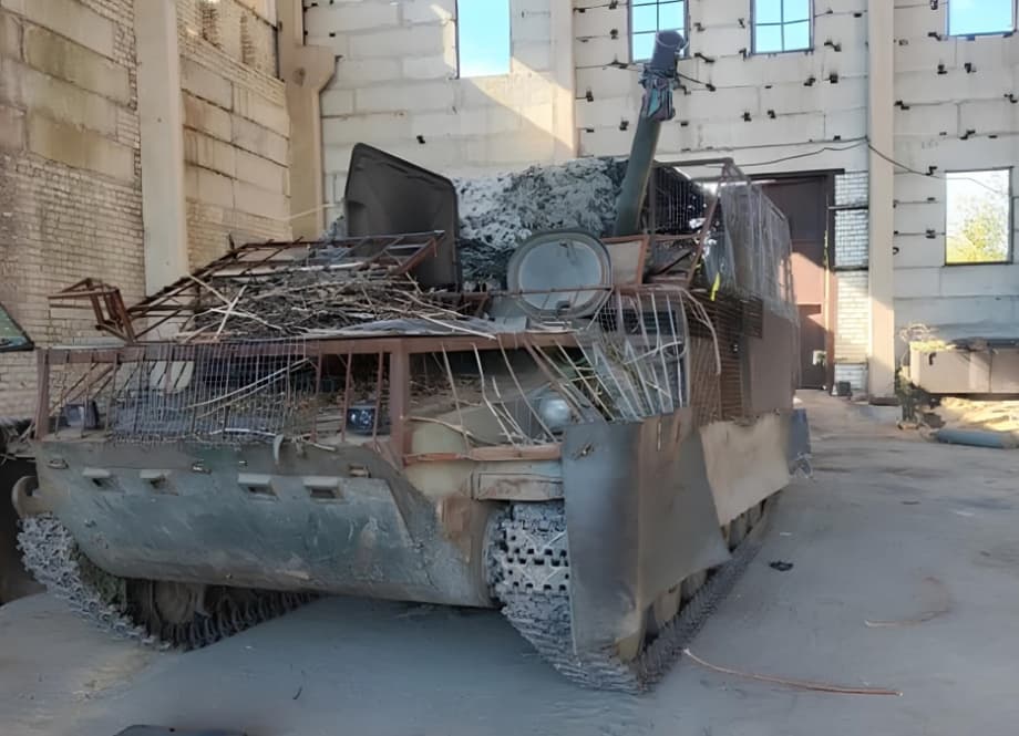 MT-LB with a turret from the Nona-S howitzer