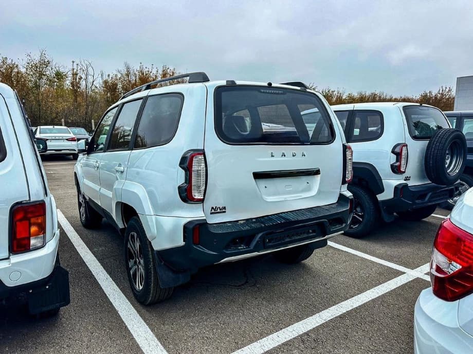  Lada Niva Travel
