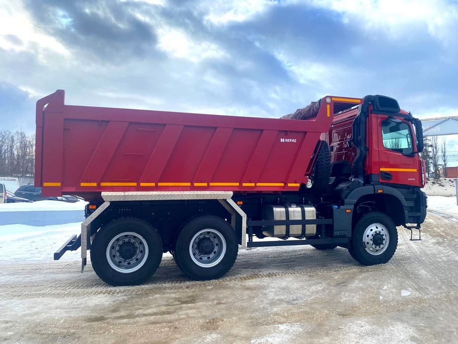 Самосвал КамАЗ-65952-20001-92