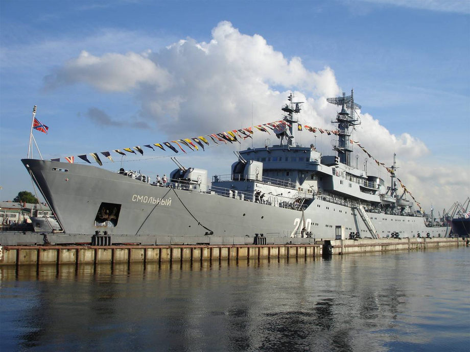 Project 887 training ship "Smolny"