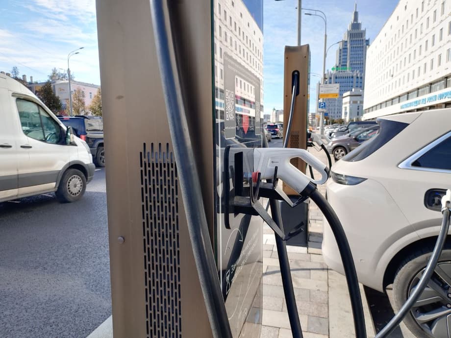 Зарядная станция для электромобилей в Москве
