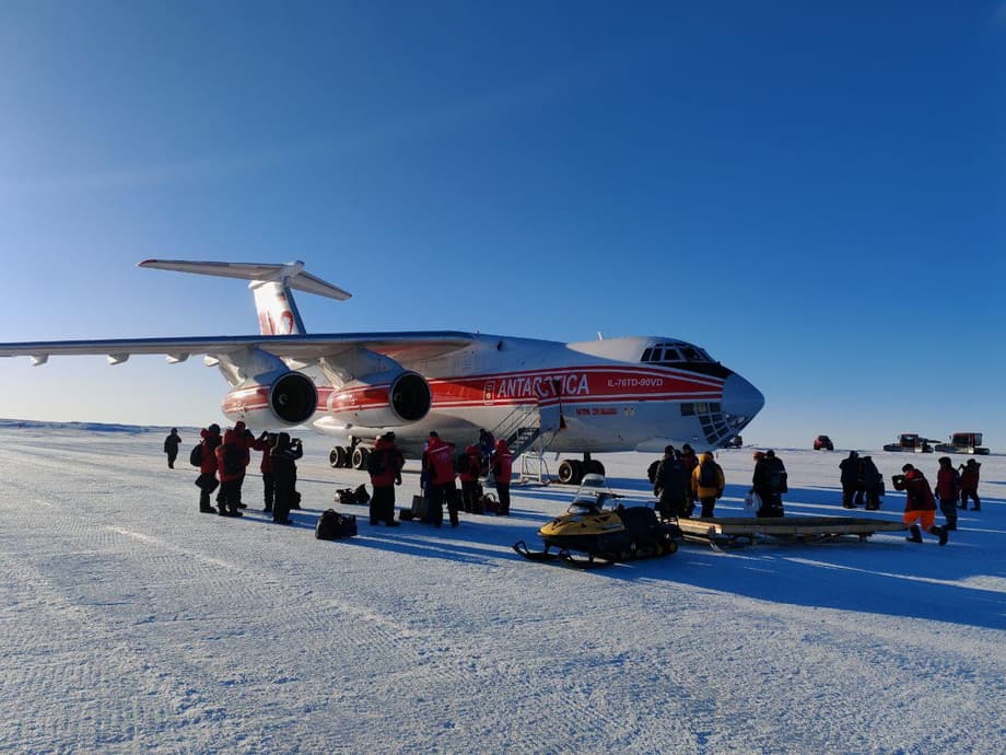 Il-76 in Antarctica