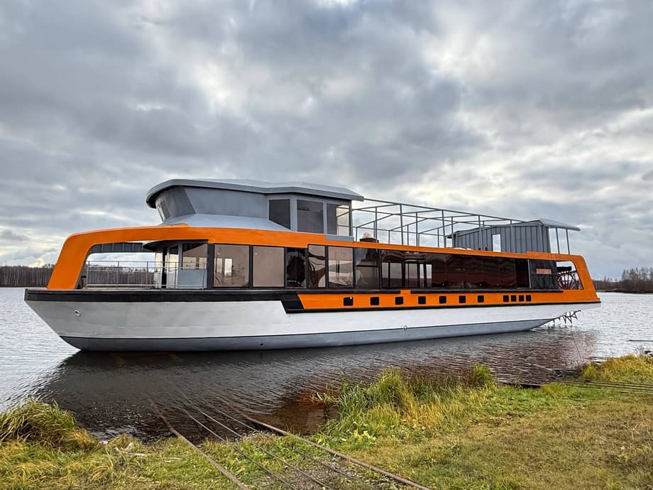 Passenger electric vessel "Minin" of the PKS-40.2 project