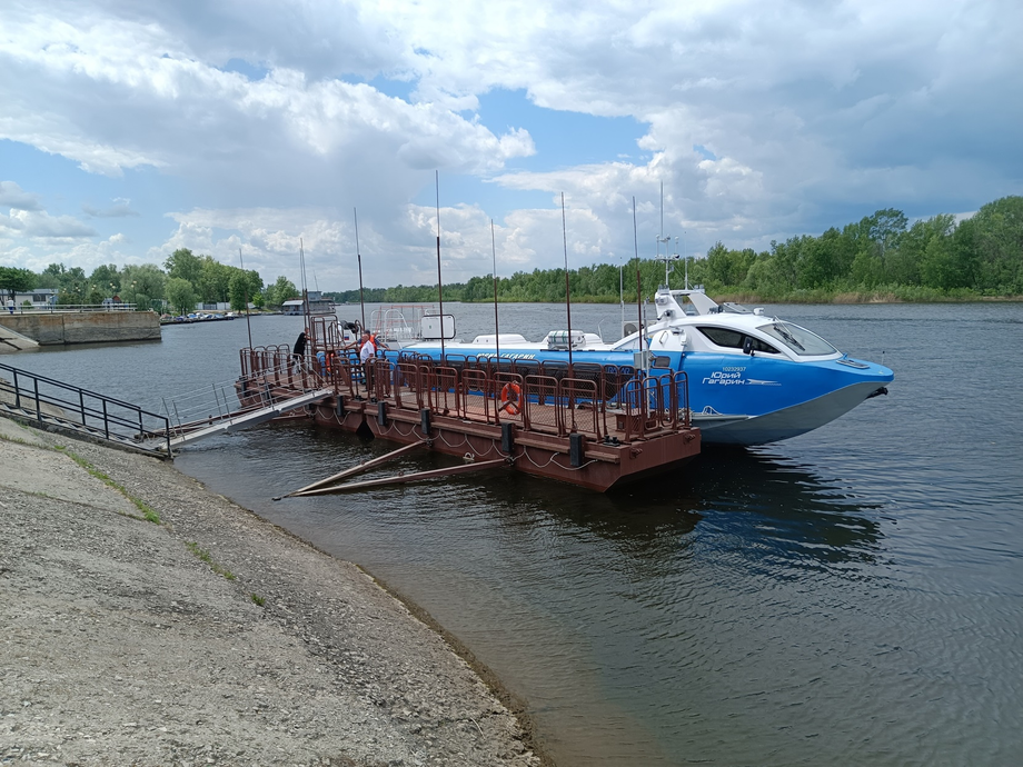 Muelle flotante