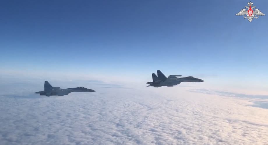 Истребители Су-35С и Су-30СМ