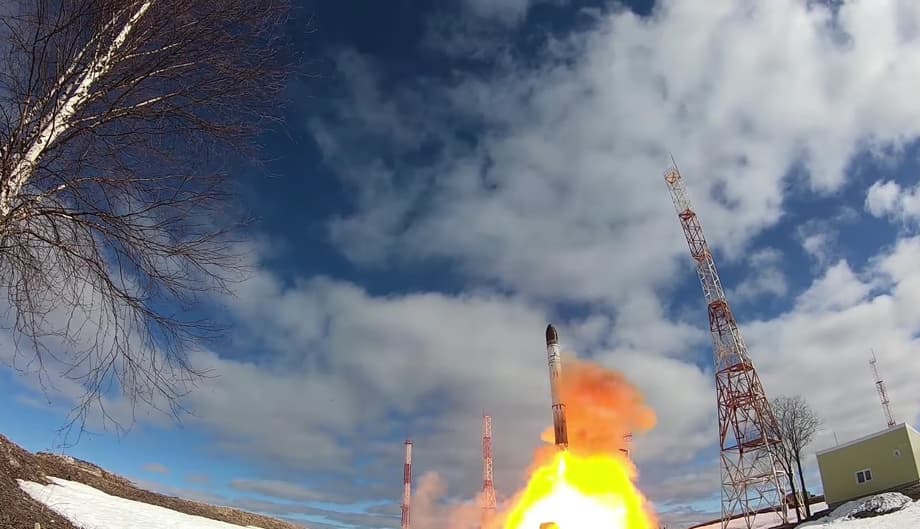 Запуск ракеты&nbsp;РС-28 «Сармат» с космодрома «Плесецк»