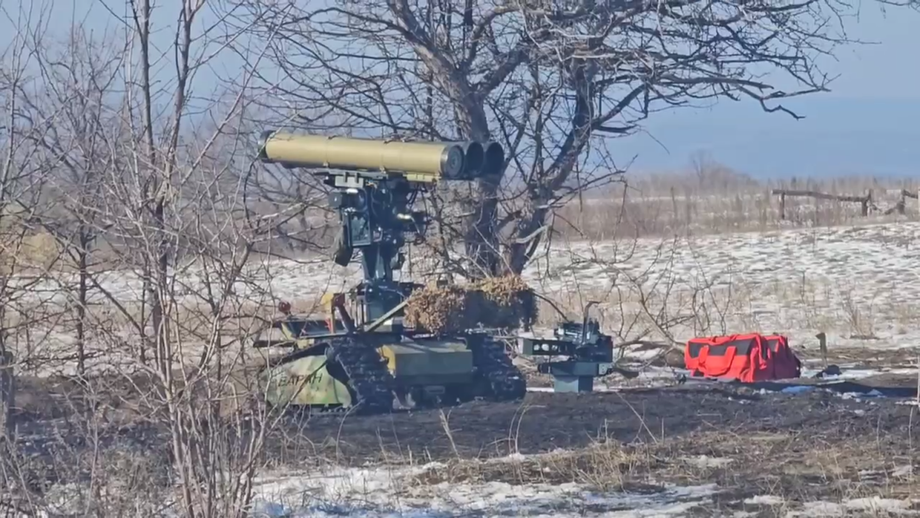 Módulo de fuego "Okhotnik" en la plataforma robótica&nbsp; "Varan"