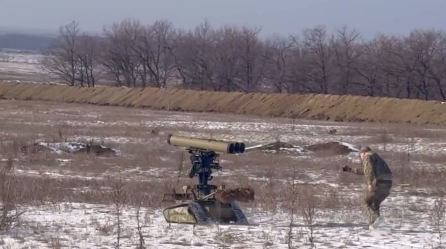 Módulo de fuego "Okhotnik" en la plataforma robótica "Varan"