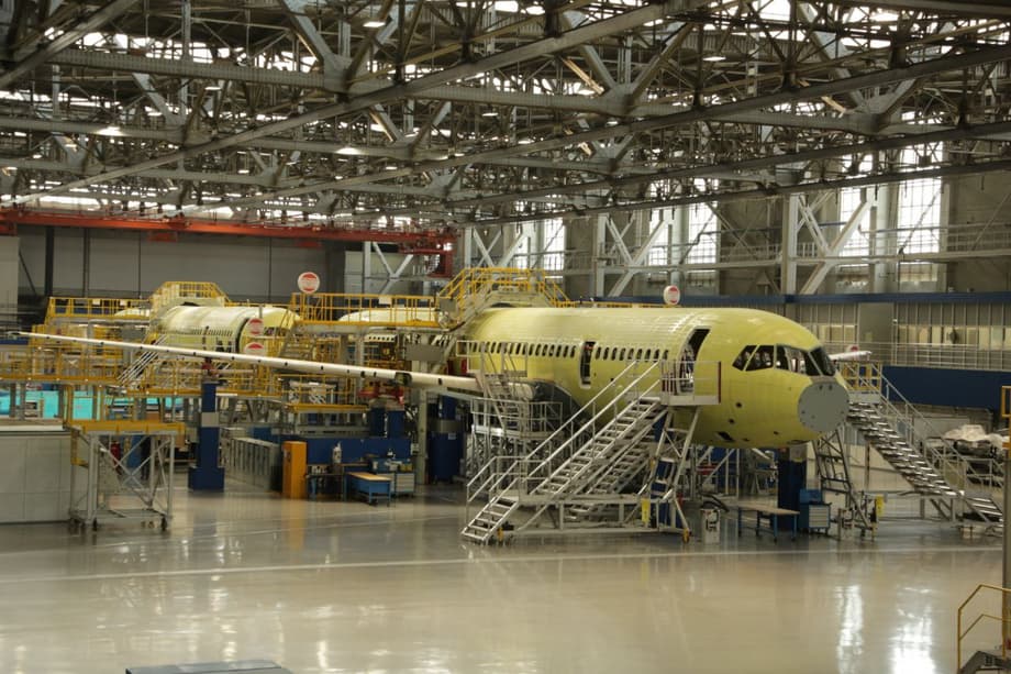 Пассажирский лайнер МС-21