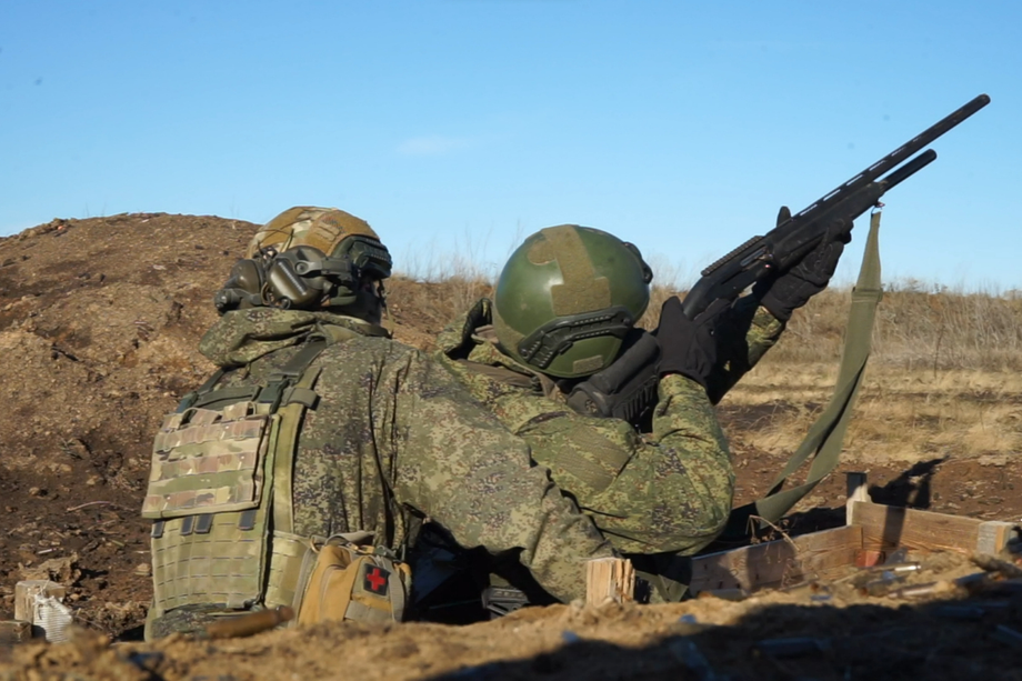 Учения уничтожения дронов с использованием дробовика