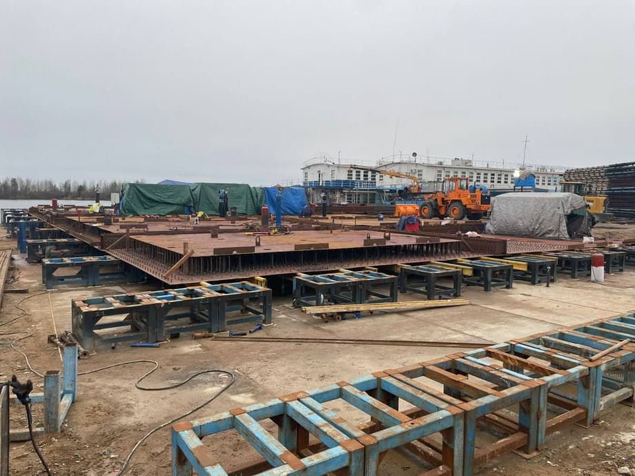 Киль плавучего нефтехранилища