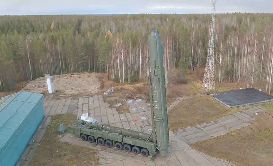 Запуск межконтинентальной баллистической ракеты «Ярс» с космодрома Плесецк