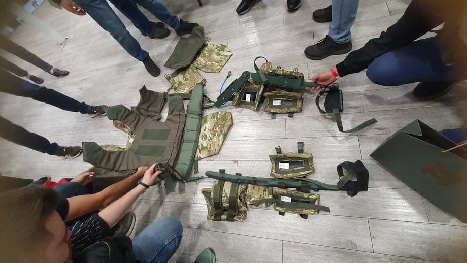 Экзоскелет «Хамари Медоед 2.0» в разобранном виде.