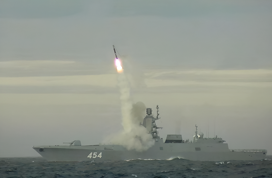 Пуск гиперзвуковой крылатой ракеты «Циркон»&nbsp;с фрегата проекта 22350 «Адмирал Флота Советского Союза Горшков»