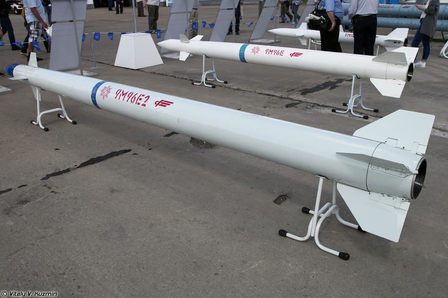 ЗУР 9М96Е2 с увеличенной дальностью пуска