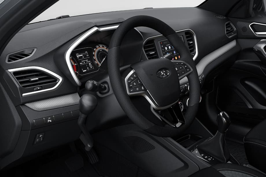 АвтоВАЗ запустил серийное производство версии Lada Vesta с ручным управлением