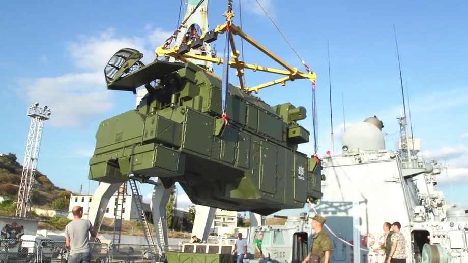 Установка ЗРК «Тор-М2К2» на фрегат «Адмирал Григорович»