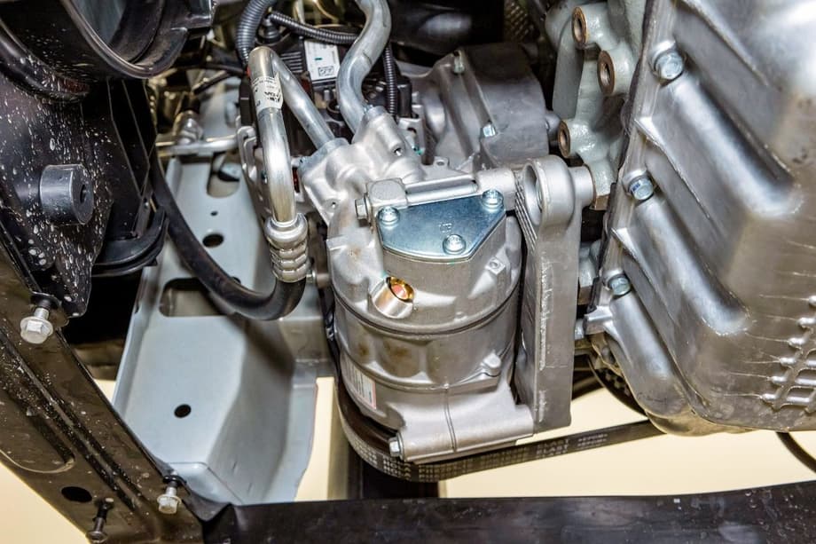 Компрессор кондиционера и иные детали стали родом из Китая.