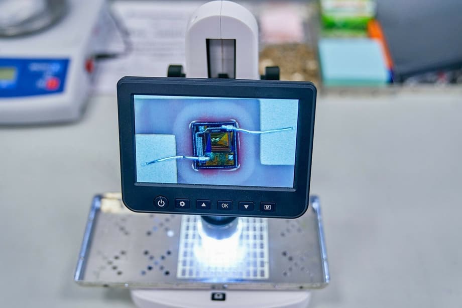 Все работы идут под контролем оператора, и отображаются на особом экране