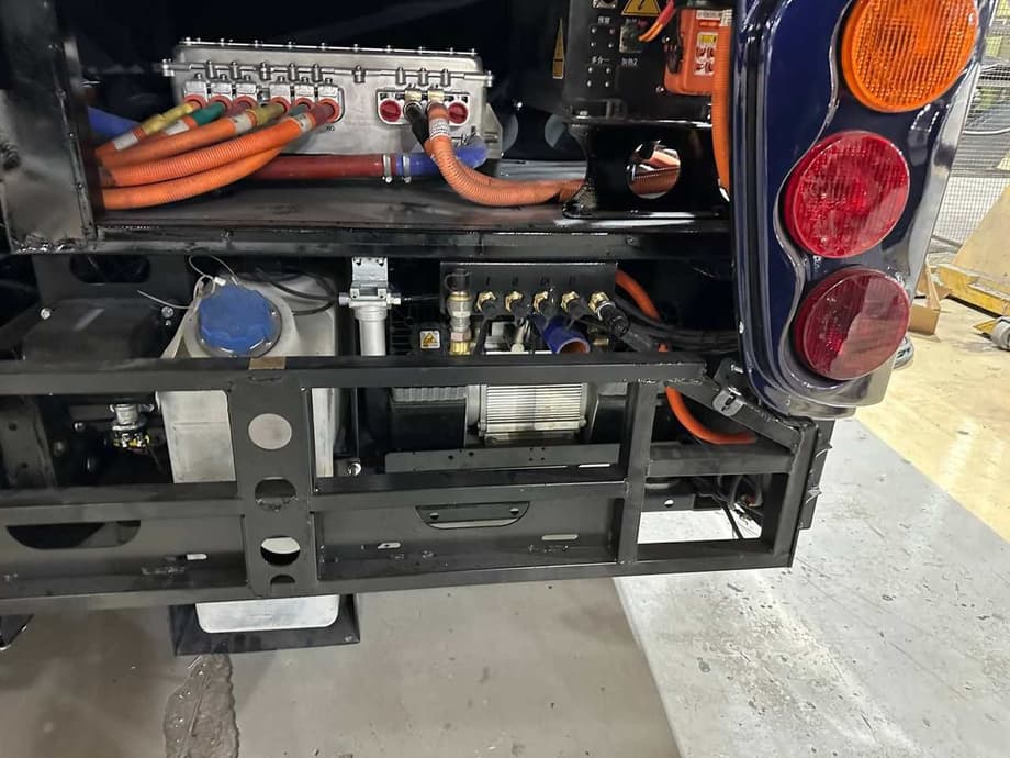 Моторный отсек гибридного автобуса Volgabus 5270LH