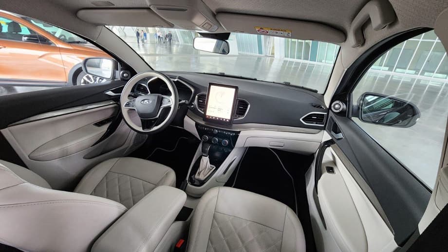 Так выглядит салон чёрного автомобиля <br>