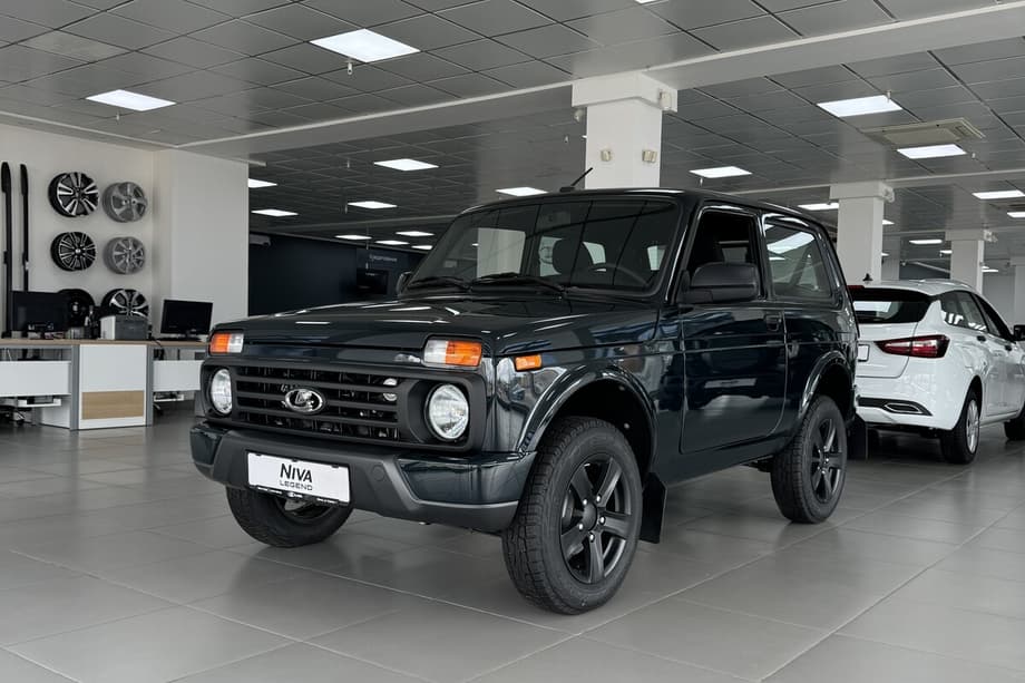 Niva Legend Black в белорусском автосалоне<br>