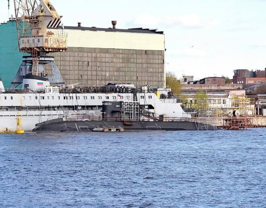 &nbsp;Б-587 «Великие Луки»