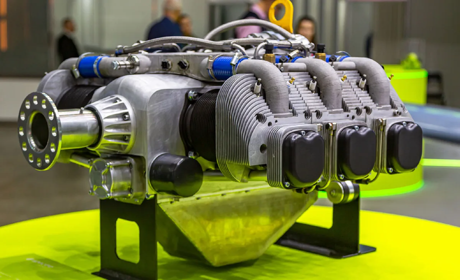 Двигатель АПД-520