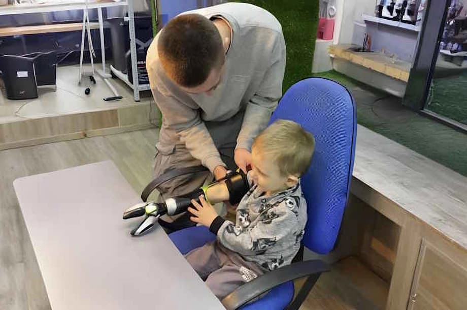 Юный пользователь протеза от компании «Модеста»