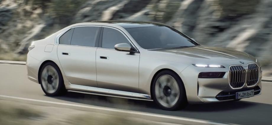BMW i7
