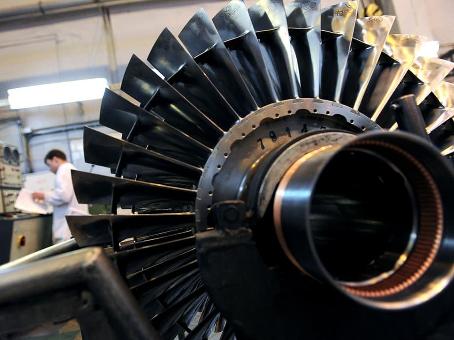 Palas de la turbina del motor de aviación