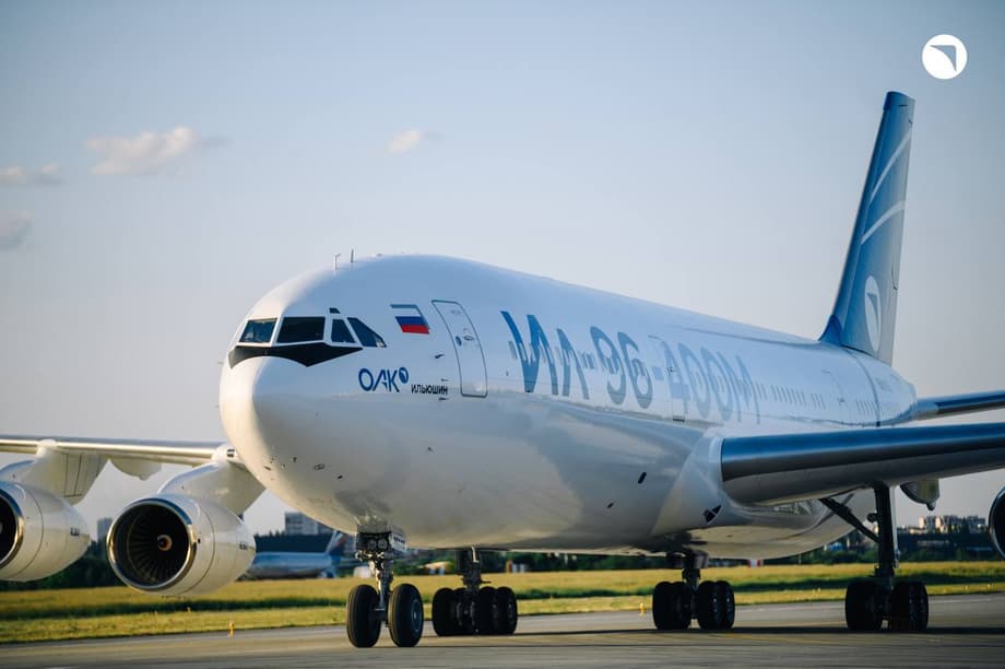 Il-96-400M