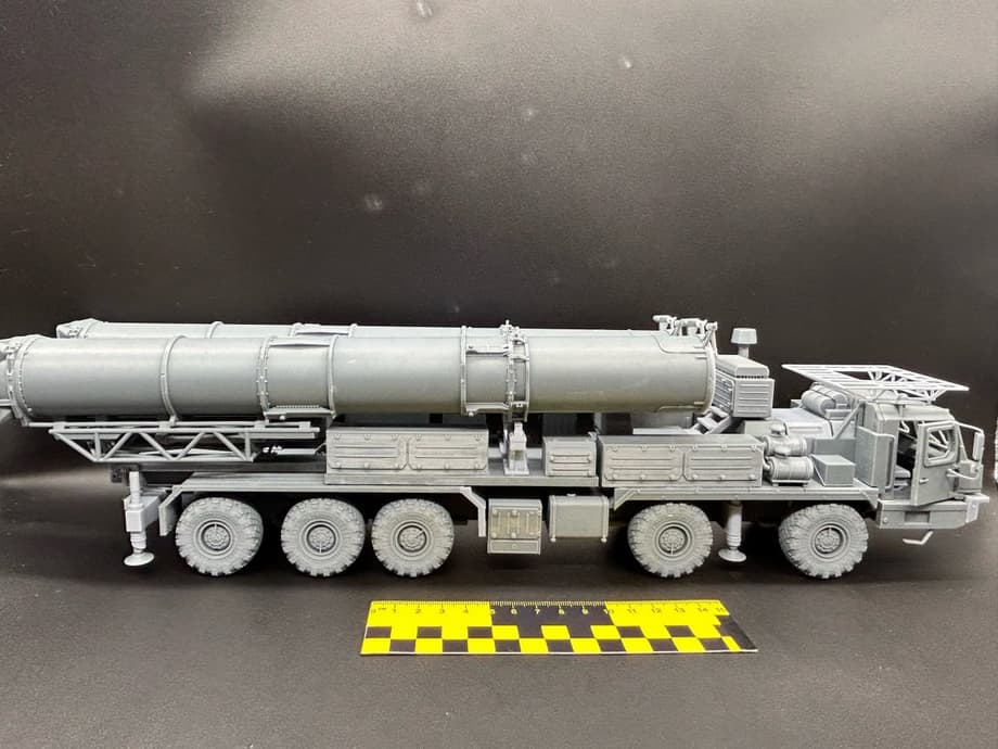 Детальный макет новейшего ЗРК С-500 «Прометей