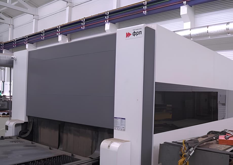 В рамках модернизации было приобретено и установлено 40 единиц нового оборудования, включая автоматические сварочные комплексы и мостовые краны