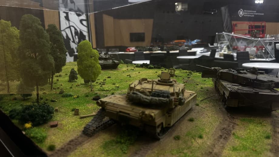 «Uralvagonzavod» simuló el combate del T-90M «Proryv» con Abrams y Leopard