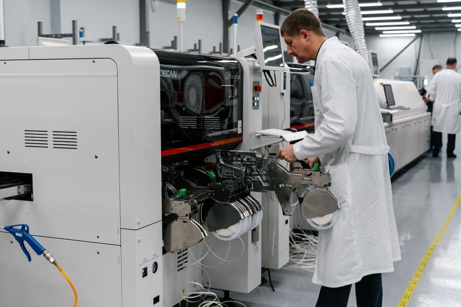 Producción de routers Electra F30AX