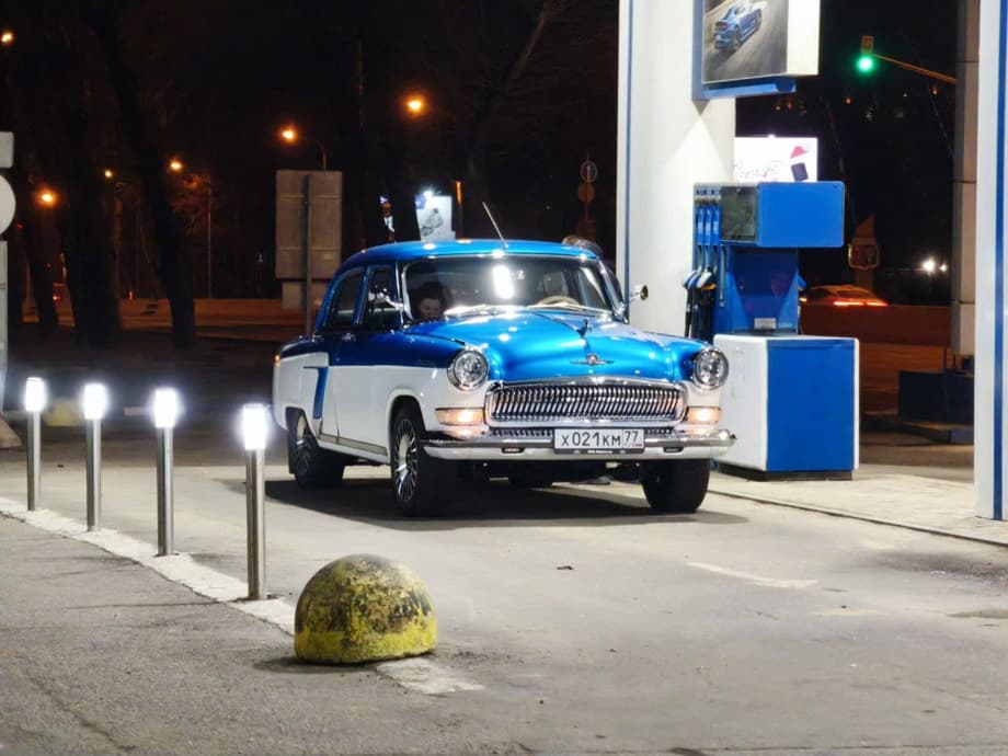 Car at a gas station&nbsp;