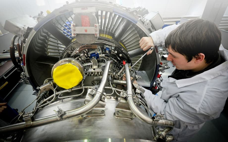 Aircraft engine maintenance