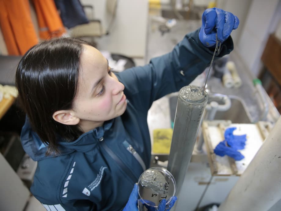 Специалисты «Курчатовского института» за работой