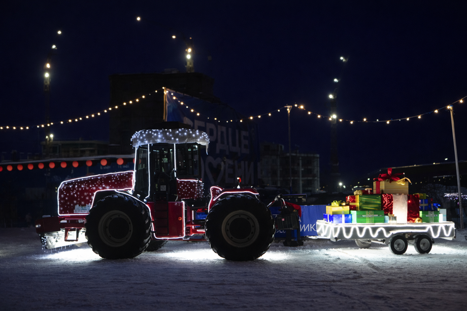 Tractor «Rostselmash 2400»