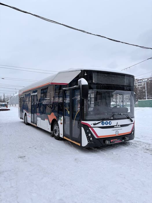 Trolebús basado en la carrocería MAZ 303