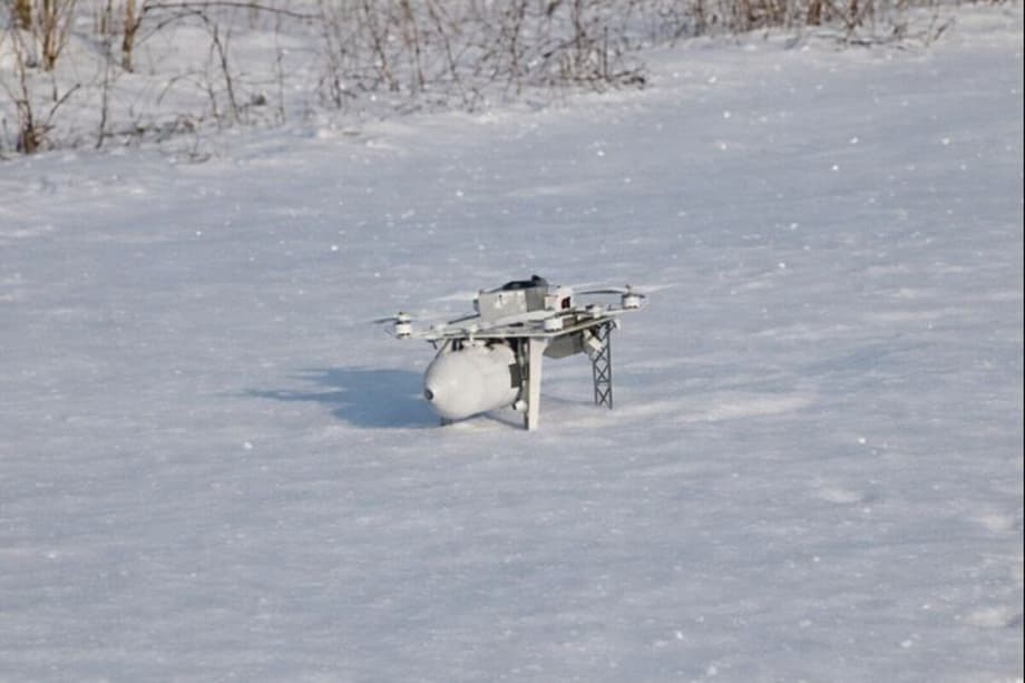 Russian FPV drone "Zhdun," repainted white
