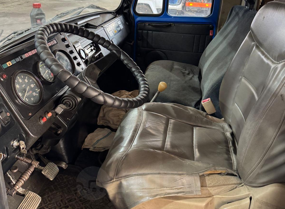 Interior del ZIL-497420