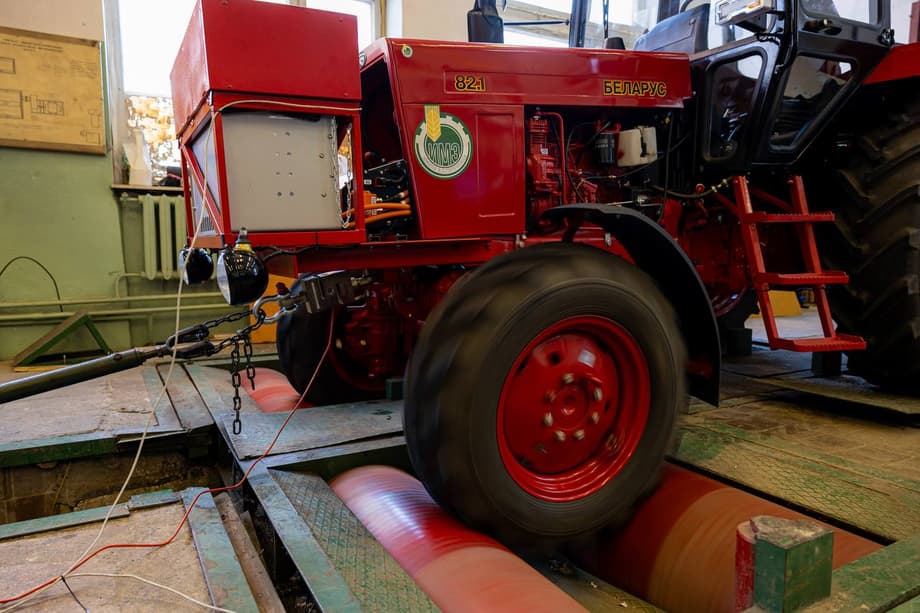 Hybrid tractor based on MTZ-82.1