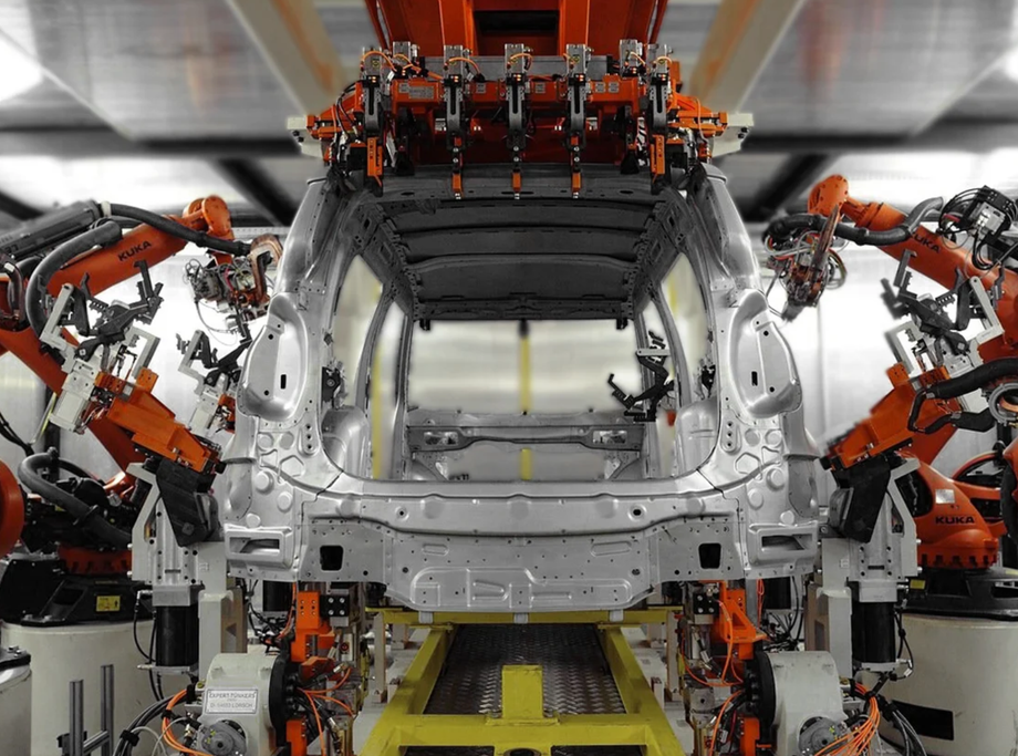 Процесс сварки кузова&nbsp;автомобиля VOLGA 