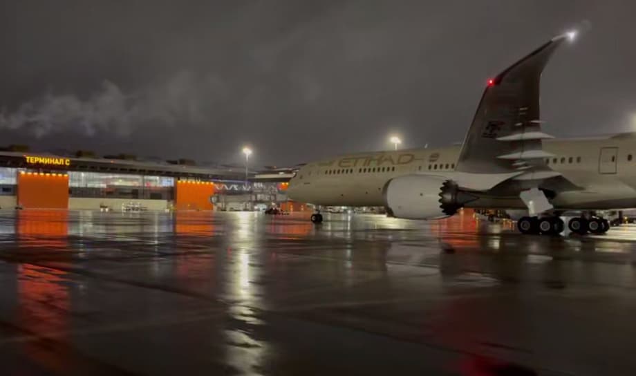An Etihad Airways plane from Abu Dhabi landed at Sheremetyevo