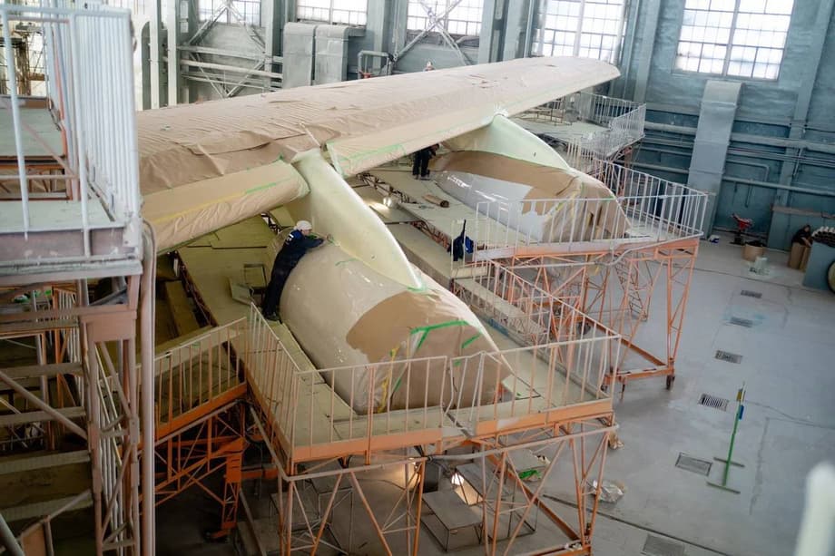 Ил-96 в цехе покраски на авиазаводе «Ил» – ВАСО в Воронеже